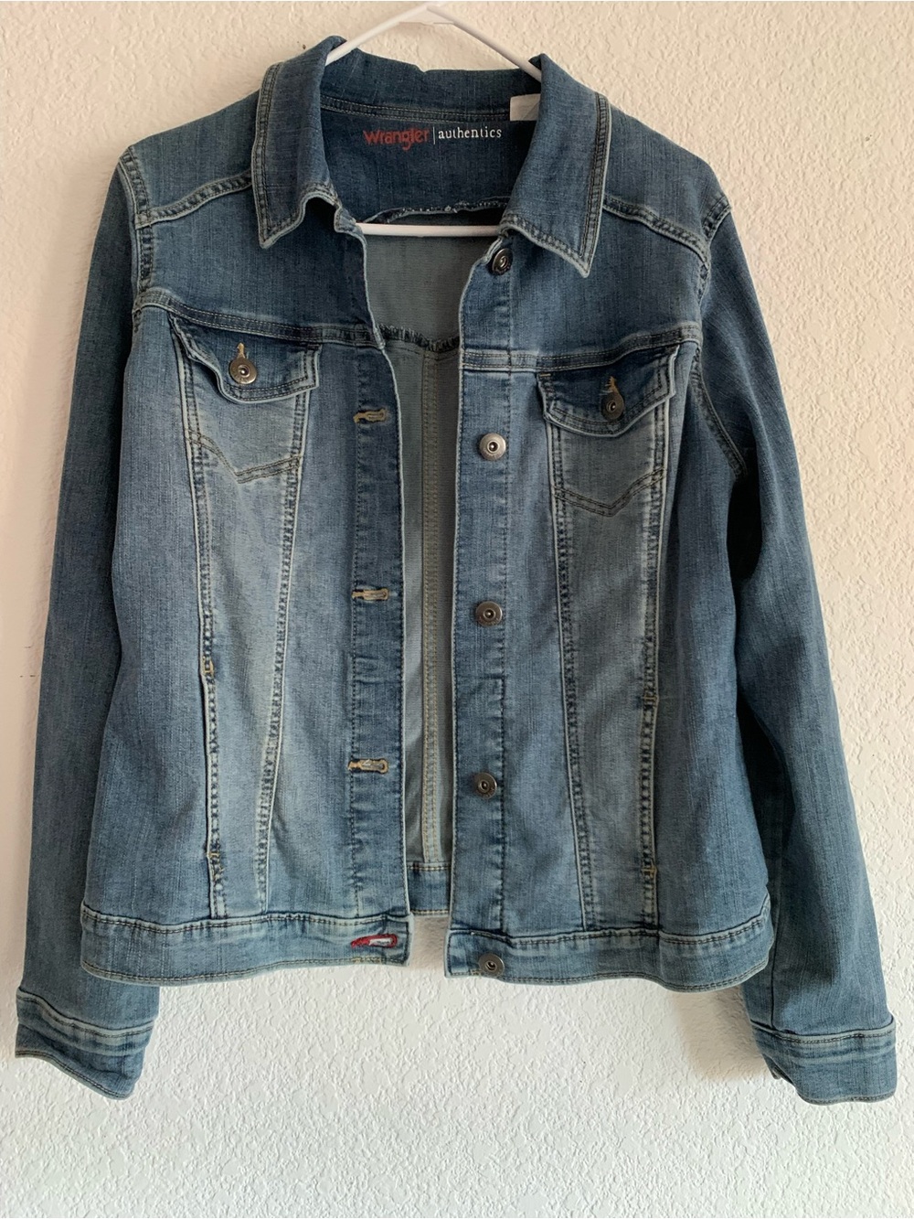 Wrangler Denim Jacket in Medium Blue Wash